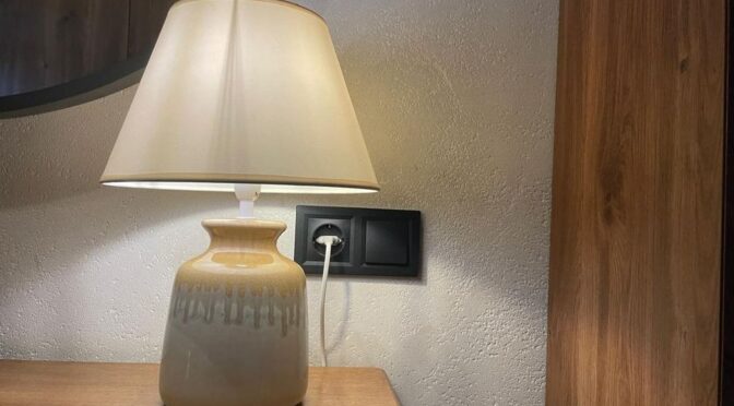 Дніпропетровщина: Графіки погодинних відключень світла через атаки на енергетику