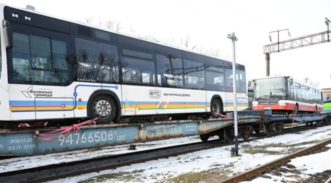 В Одесу привезли дизель-автобуси для підтримки громадського транспорту