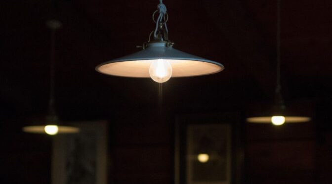 Житомирщина: Погодинні графіки відключень світла 1 березня