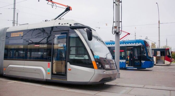 Повернення електротранспорту на лівому березі Києва