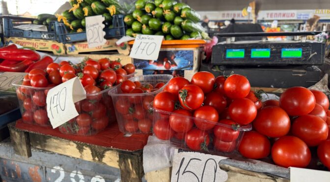 Зростання цін на ранні тепличні овочі в Полтавській області