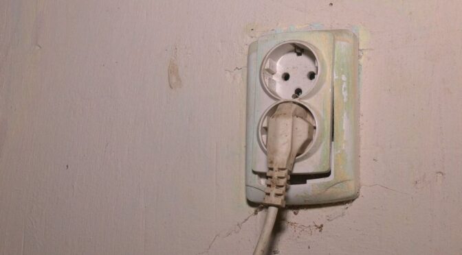 Графік відключень електроенергії на Полтавщині 10 квітня