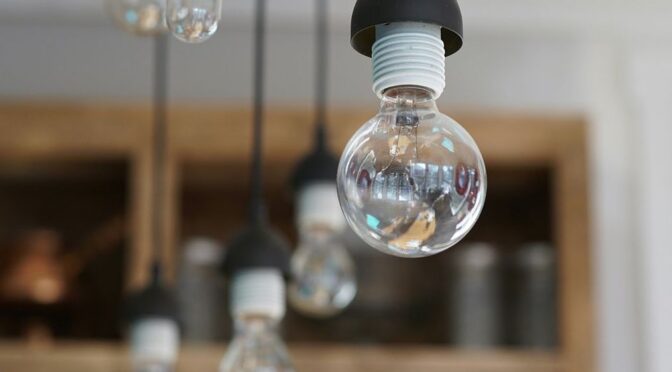 У Херсоні після атак РФ частково зникло електропостачання у двох районах