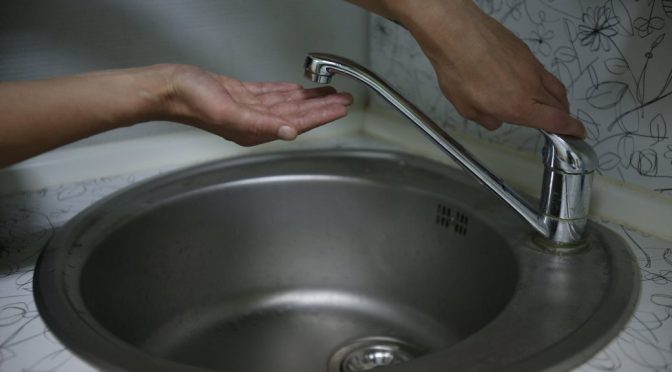 Чому у Вінниці зникає вода під час відключень світла та скільки триває відновлення: пояснення водоканалу